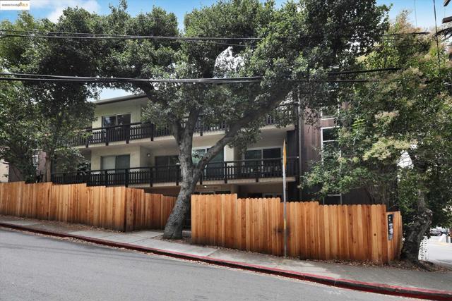 2 Panoramic Way, Berkeley CA: https://media.crmls.org/mediaz/6c2d7739-9e5f-4e1f-af8f-2ce408a64427.jpg