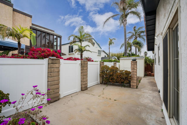 5451 Reef Way, Oxnard CA: https://media.crmls.org/mediaz/6c2df023-be3f-444a-a861-d869d55a7682.jpg