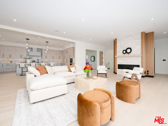 461 Chabela Drive, Manhattan Beach CA: https://media.crmls.org/mediaz/6c2ece6d-c75c-4112-87f7-41d5c8ea0142.jpg