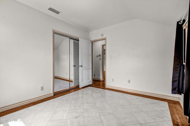 17400 Cantlay Street, Lake Balboa CA: https://media.crmls.org/mediaz/6c2fadaf-3059-4bd6-a9c4-fcb9f0252b53.jpg