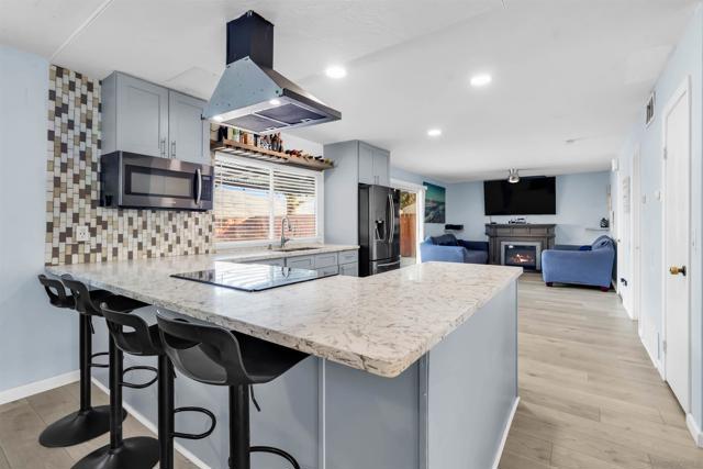 341 Paraiso Ave, Spring Valley CA: https://media.crmls.org/mediaz/6c2fe9a4-49ef-4c75-b671-1e22d4f7fbb7.jpg