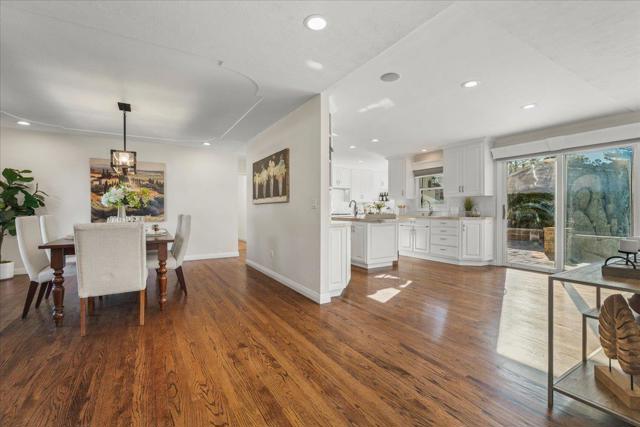 14375 La Rinconada Drive, Los Gatos CA: https://media.crmls.org/mediaz/6c31274d-5e1b-4e53-b213-cd9cafac7d29.jpg