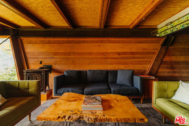 6894 Pacific View Drive, Los Angeles CA: https://media.crmls.org/mediaz/6c32cafe-120e-4cd3-9e01-cf846d053c2f.jpg