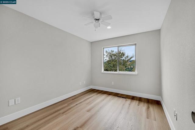 4044 Lambert Rd, El Sobrante CA: https://media.crmls.org/mediaz/6c3303d3-e1c6-4a8a-86dd-b5f9903ee229.jpg
