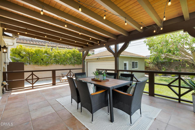 7933 Kenyon Avenue, Los Angeles CA: https://media.crmls.org/mediaz/6c336238-eb87-43c2-98a4-ca4bb4334b6f.jpg