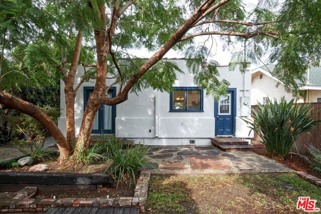 9030 Carson Street, Culver City CA: https://media.crmls.org/mediaz/6c3371ae-f6be-4ddb-8892-3a1057e370ce.jpg