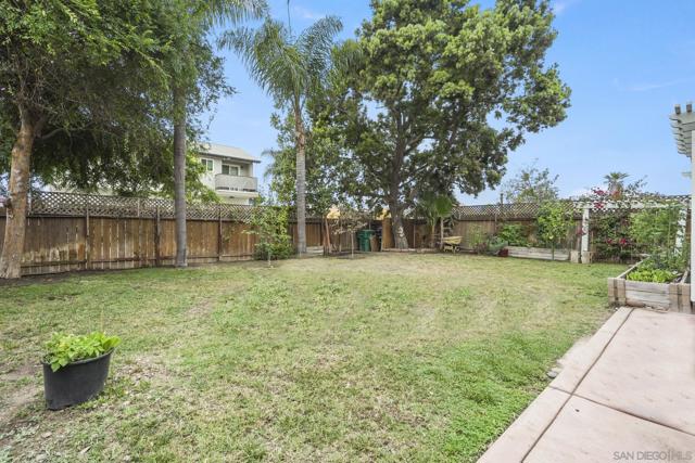 4592 Altadena Ave, San Diego CA: https://media.crmls.org/mediaz/6c33d990-6145-4fe2-9a38-2abb0ac1267e.jpg