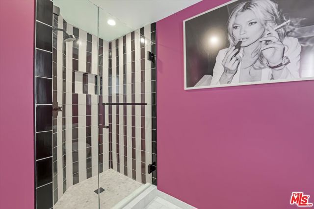 500 N Orlando Avenue, West Hollywood CA: https://media.crmls.org/mediaz/6c340d1e-67a1-4988-ab46-0d0342752832.jpg