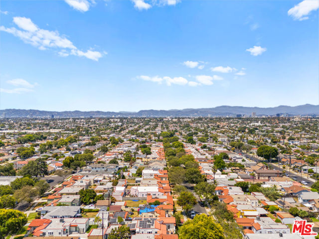 3871 Roxton Avenue, Los Angeles CA: https://media.crmls.org/mediaz/6c350843-2983-4ae4-aaa4-05792241f2bc.jpg