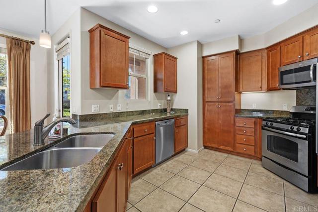 Detail Gallery Image 12 of 42 For 11130 Taloncrest Way Unit 11, San Diego,  CA 92126 - 3 Beds | 2 Baths