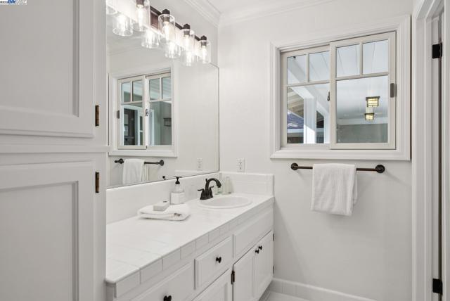 290 Bolla Ave, Alamo CA: https://media.crmls.org/mediaz/6c35afff-14f2-4d81-95aa-f83d1812bf67.jpg