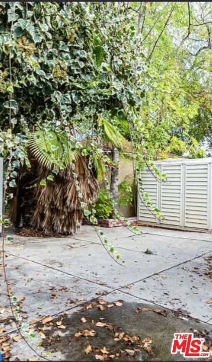 13905 Milbank Street, Sherman Oaks CA: https://media.crmls.org/mediaz/6c367f49-b0f4-420e-a7f4-17a384a07b64.jpg