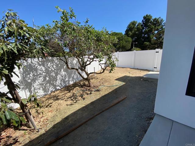 Image 18 of 19 For 2944 Gobat Avenue 1