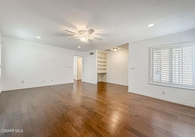 2829 Shoreview Circle, Westlake Village CA: https://media.crmls.org/mediaz/6c37b750-05a0-44df-b6e5-5d684f28e798.jpg