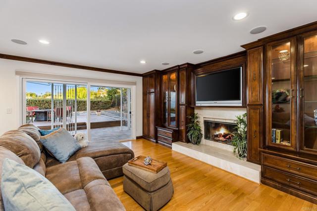 4400 Chaumont Road, Woodland Hills CA: https://media.crmls.org/mediaz/6c3840b7-dd7d-4342-b2ba-a0dda65c0e17.jpg