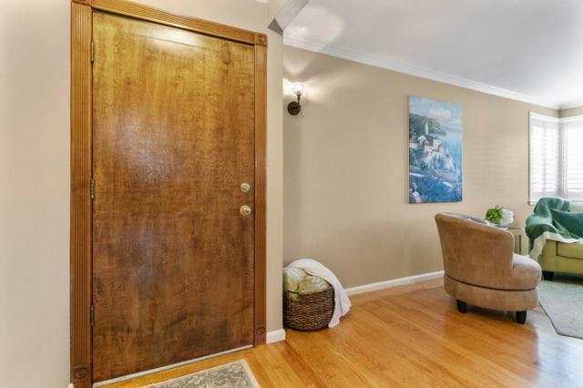 141 Knoll Circle, South San Francisco CA: https://media.crmls.org/mediaz/6c38c482-09ea-4f7c-a4f2-1e9620f6d84a.jpg