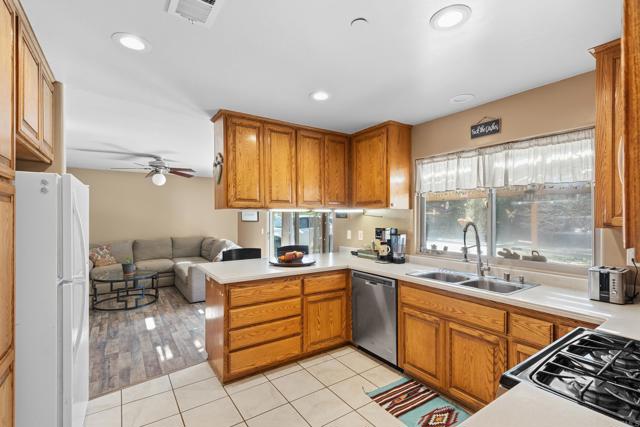 Detail Gallery Image 8 of 42 For 10619 Boulder Creek Rd, Descanso,  CA 91916 - 3 Beds | 2 Baths