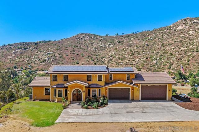 18585 Deer Valley Estates, Poway CA: https://media.crmls.org/mediaz/6c38f8c3-739f-4339-939d-b91d909a790a.jpg