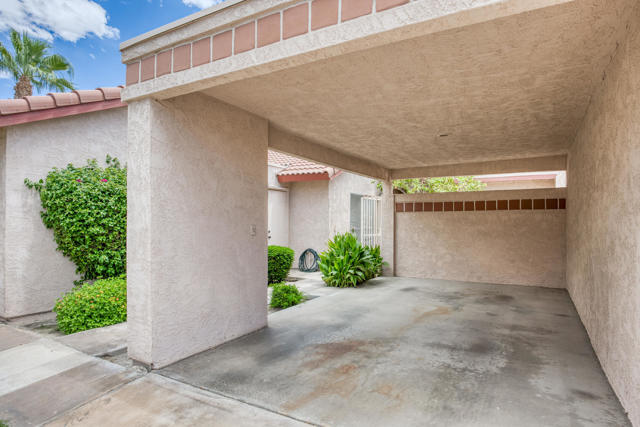 49210 Douglas Street Street, Indio CA: https://media.crmls.org/mediaz/6c39b245-03c7-4aa6-99d1-c40cedea4535.jpg
