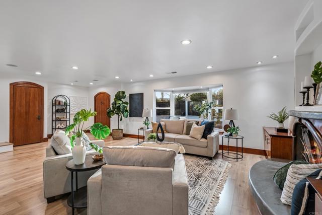 Image 13 of 59 For 753 Emerald Drive