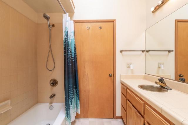 9365 Los Prados Drive, Carmel CA: https://media.crmls.org/mediaz/6c39ce69-94d5-4124-8930-f713fd5db836.jpg