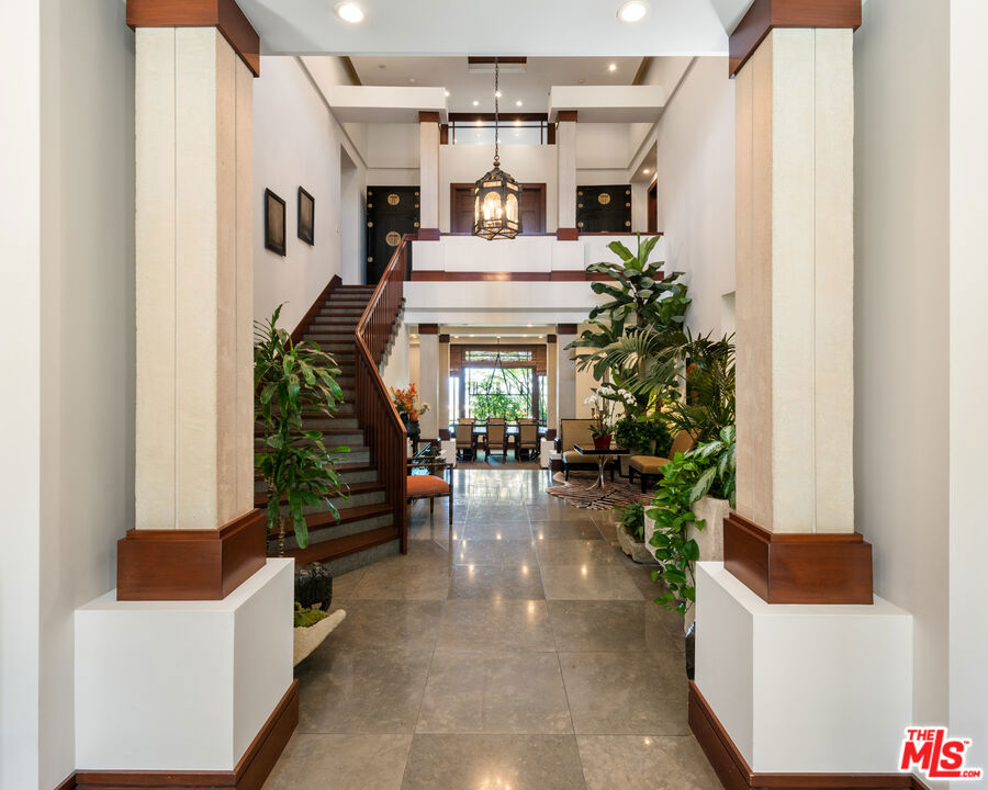 https://media.crmls.org/mediaz/6c39d9cb-07da-4314-8510-2b94a734a1cd.jpg?preset=X-Large