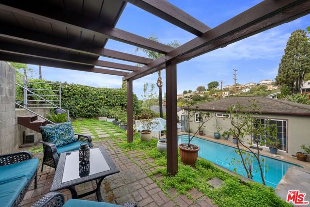 748 S Avenue 60, Los Angeles CA: https://media.crmls.org/mediaz/6c39e194-8e9c-4c00-b08f-d6a4054eaae6.jpg