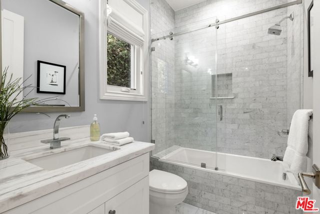 5 Bed Home for Sale in Los Angeles, California