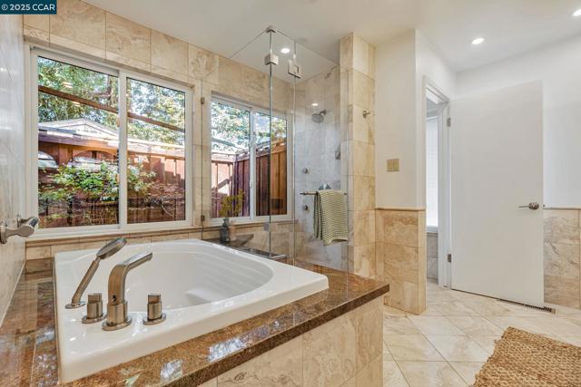 3180 Arbolado Dr, Walnut Creek CA: https://media.crmls.org/mediaz/6c3bb972-db80-40c2-9e15-9f396398872a.jpg