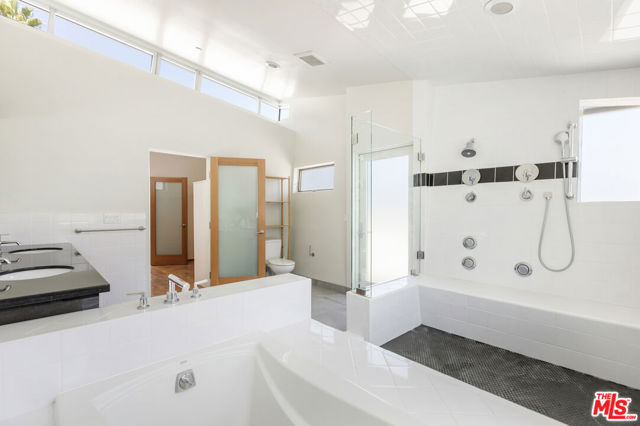 1801 Baxter Street, Los Angeles CA: https://media.crmls.org/mediaz/6c3c5a13-3566-416e-8eaa-29c3cccdfab3.jpg