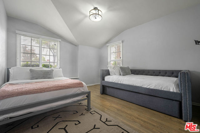 12423 Martha Street, Valley Village CA: https://media.crmls.org/mediaz/6c3c8d22-0f1a-4bce-905b-7c2b1c8e9c67.jpg