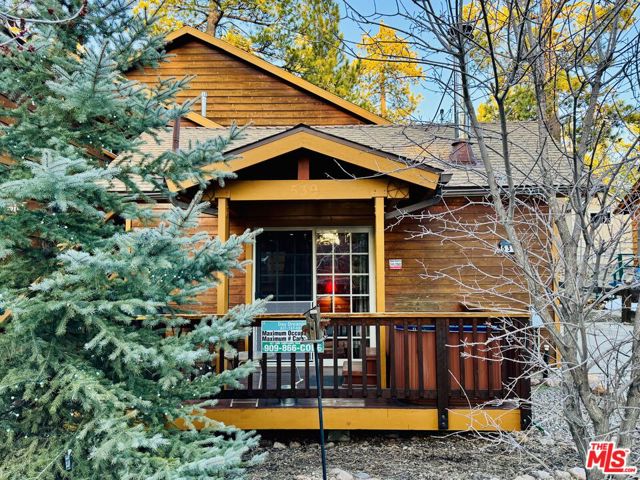 539 Lakewood Lane, Big Bear CA: https://media.crmls.org/mediaz/6c3c9adc-a9f3-45ac-b1fe-4aa2e1b1cbed.jpg