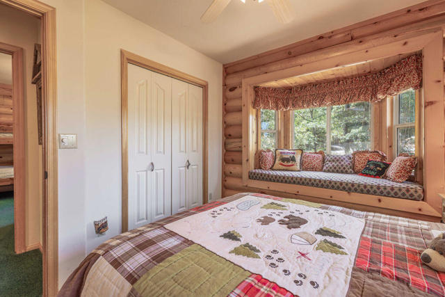 1307 Pigeon Road, Big Bear CA: https://media.crmls.org/mediaz/6c3d9966-a327-4a1a-b166-83954ab9f48c.jpg