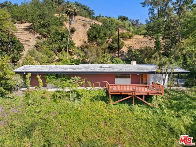 2734 Ellison Drive, Beverly Hills CA: https://media.crmls.org/mediaz/6c3de405-c5bd-4807-b88e-d00f4c95d617.jpg