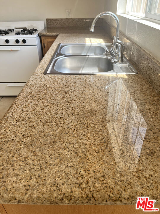 1256 W 25th Street, Los Angeles CA: https://media.crmls.org/mediaz/6c3dea63-8169-4dd9-a9b1-f817d28a8a22.jpg