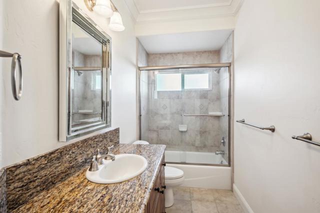 4165 Ashford Circle, Hollister CA: https://media.crmls.org/mediaz/6c3f26b3-5239-45e5-8bbe-aa8de92ec2c3.jpg