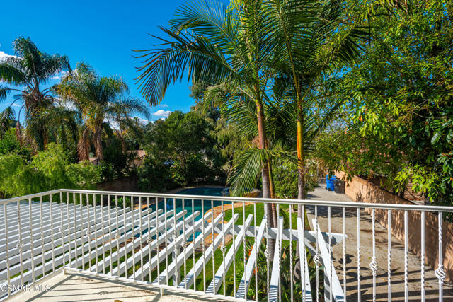 4539 Mammoth Avenue, Sherman Oaks CA: https://media.crmls.org/mediaz/6c3f58cc-dbb9-4698-a3db-e541600fef73.jpg