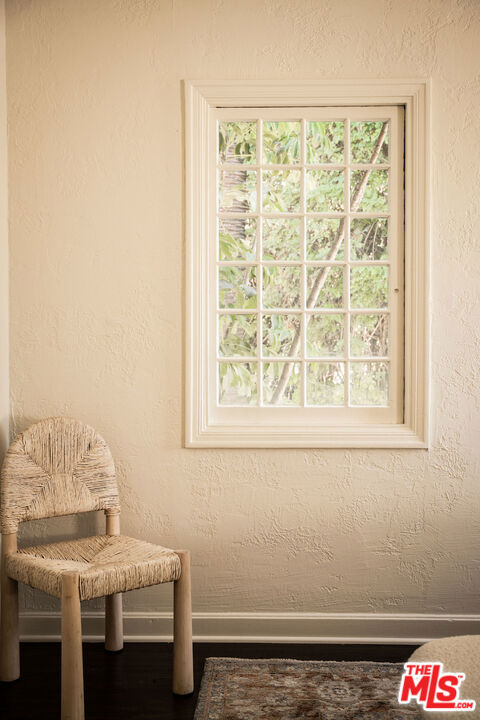 264 Robinson Road, Pasadena CA: https://media.crmls.org/mediaz/6c3fe172-9763-4b03-9efc-229b26757110.jpg
