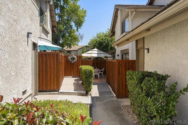 Image 25 of 34 For 9833 Rimpark Way