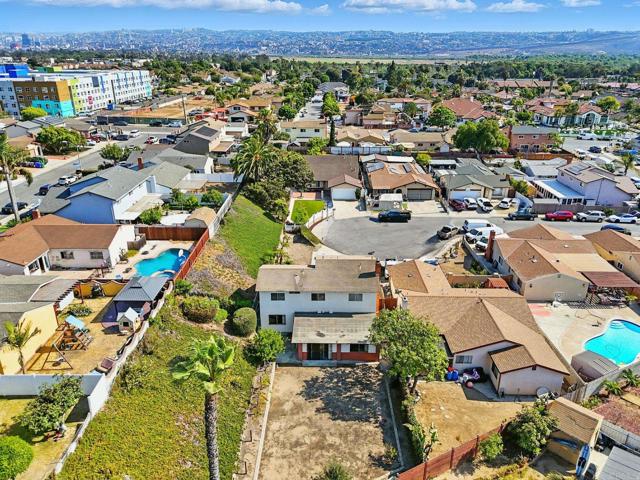3444 Corte Loro, San Diego CA: https://media.crmls.org/mediaz/6c40b17c-5399-47e7-b540-9ef4066a317a.jpg