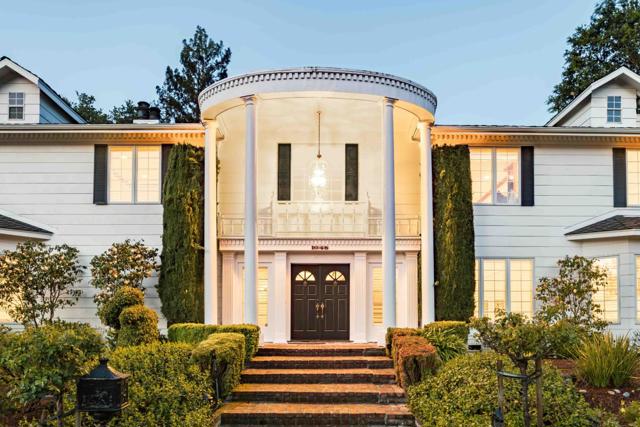 1045 Lassen Drive, Menlo Park CA: https://media.crmls.org/mediaz/6c40baa3-1e71-4d04-9ff1-dec8c1c43dce.jpg