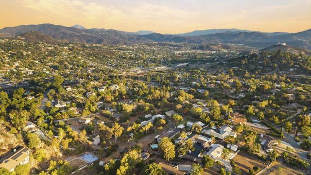 1780 Grove Rd, El Cajon CA: https://media.crmls.org/mediaz/6c41230b-d89e-4315-949f-fe35f3a0f3b9.jpg