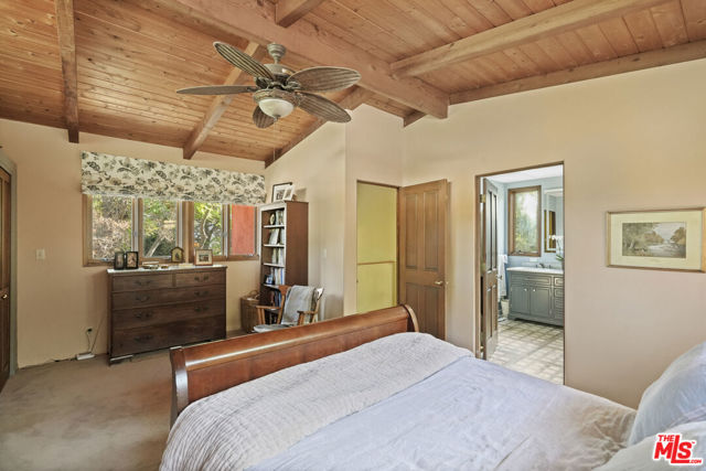 809 Basin Drive, Topanga CA: https://media.crmls.org/mediaz/6c4161f0-50ad-4890-b930-e27fb1bfd188.jpg