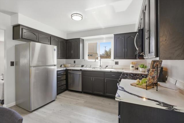 137 Carling Court, San Jose CA: https://media.crmls.org/mediaz/6c416e71-5d0a-4337-82e9-157487233a69.jpg