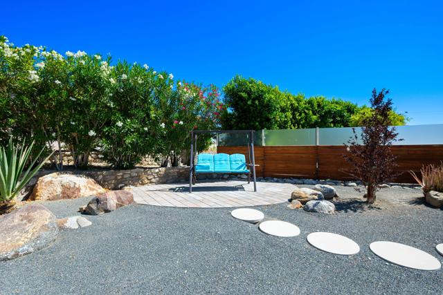 2360 N Palermo Drive, Palm Springs CA: https://media.crmls.org/mediaz/6c417ec0-752b-4776-b5d8-e07190f2ff4a.jpg