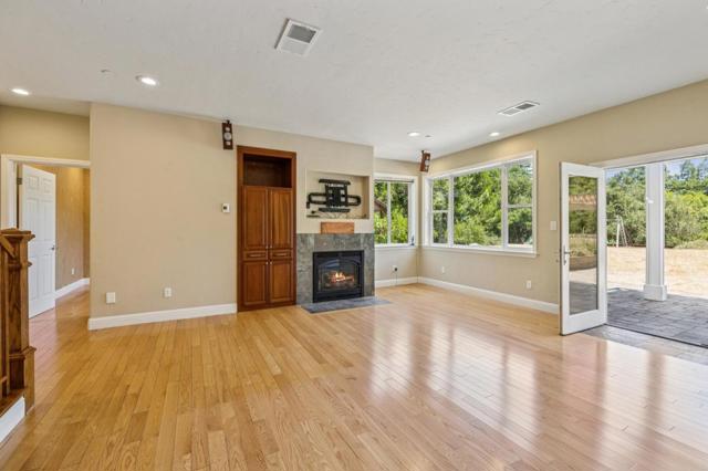 23583 Summit Road, Los Gatos CA: https://media.crmls.org/mediaz/6c426b6e-990d-456e-9944-73e1902c554d.jpg