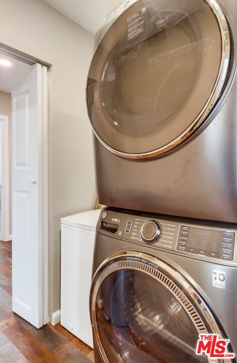 7220 10th Avenue, Los Angeles CA: https://media.crmls.org/mediaz/6c427a08-930b-4e4d-80eb-a58cc9a3560a.jpg