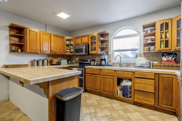 Image 5 of 23 For 22967 Maud Ave