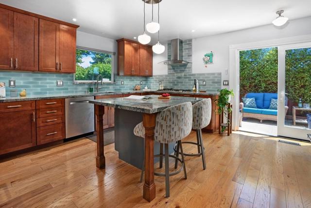 4214 Gull Cove Way, Capitola CA: https://media.crmls.org/mediaz/6c4300ee-fdc1-4bc4-884f-8910645315ad.jpg