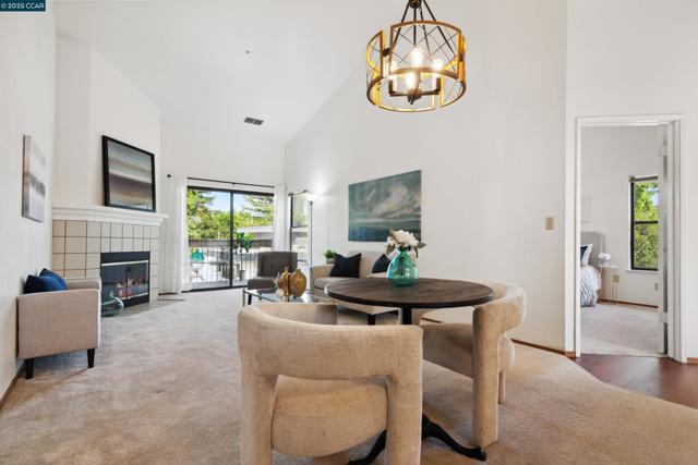 1731 S Villa Way, Walnut Creek CA: https://media.crmls.org/mediaz/6c4359ff-256f-42e3-88ae-938504672291.jpg